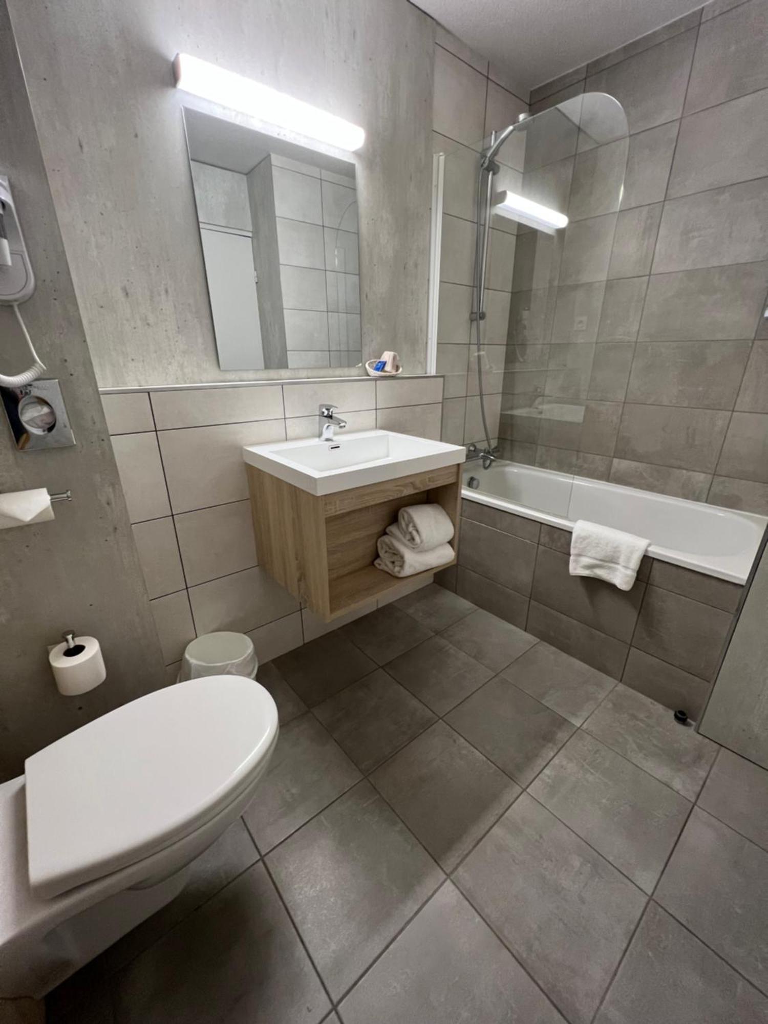 Brit Hotel Ландивизио Экстерьер фото